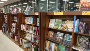 洋書バーゲン開催中