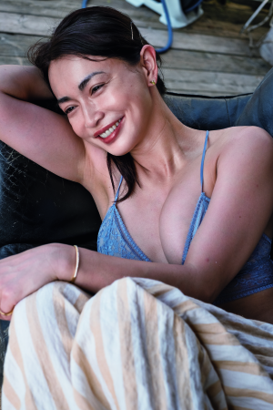 長谷川京子さん写真集『Just as a flower』発売記念お渡し会