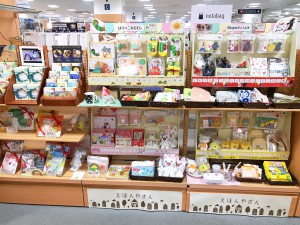 文具売場に「えほんやさん」が出来ました！