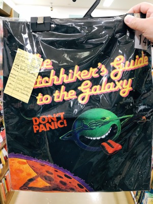 文学を身に着けよう！“out of print”のトートバッグ、入荷しました。