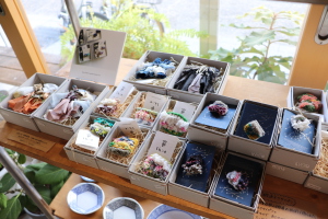 ikoe ーMelting Togetherー　緞通アクセサリーと木版画展