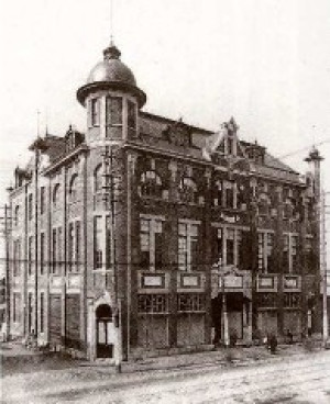 日本橋店の煉瓦社屋をモチーフにしたロルバーンポケット付きメモ　発売