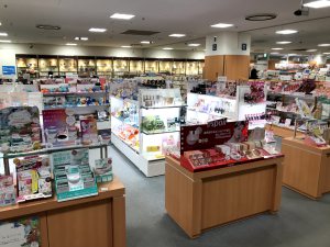 丸善の「コスメ売り場」に是非お立ち寄り下さい！