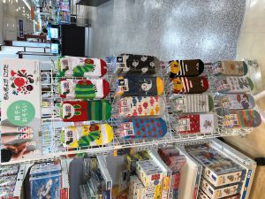 えほんキャラクターのくつした取り扱い始めました！