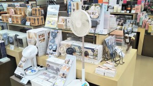 コンパクトな扇風機、入荷しました！