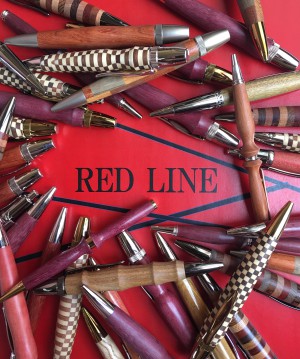 1F文具イベントスペース　ハンドメイドの木のボールペン・REDLINE　