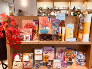 【児童書・文具】秋のおすすめえほん・雑貨