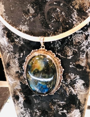 創作ストーンアクセサリー＆西亜細亜の美術工芸・Surya