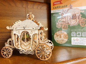 ウッドパズル「つくるんです」が入荷しました！