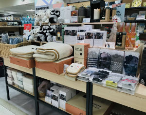 寒くなる季節に、あったかグッズフェア開催中！