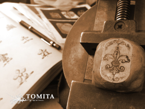 金属への手彫り彫刻・富田彫刻所