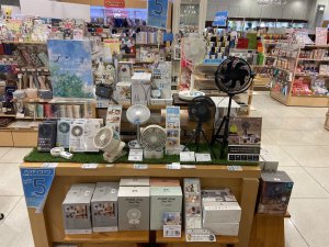 ファンのある生活-夏の快適空間を作る必需品-