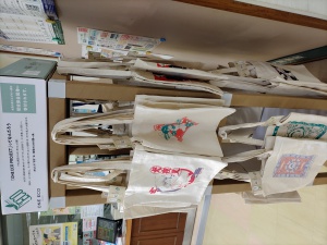 ”大好きな作品と、エコなこと。私の好きな本と、エコを。”『ONE ECO PROJECT　本袋』　お取り扱い始めました！