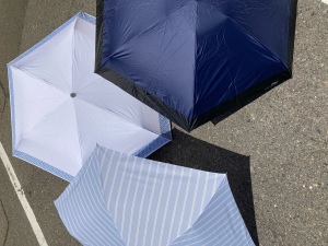 日傘各種販売中です。