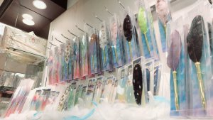 ゆめかわ！？ゴージャス！？《羽ペン＆羽マグネット》ふぇあ