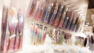 ゆめかわ！？ゴージャス！？《羽ペン＆羽マグネット》ふぇあ