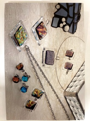 岡本明子ガラスジュエリー展