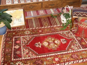 オールド・アンティーク　トルコ キリム・絨毯展