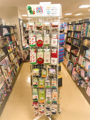 あの名作がくつしたに【絵本のくつした】お取扱開始！！