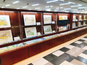 絵本『わんぱくだんのバスごっこ』原画展 開催