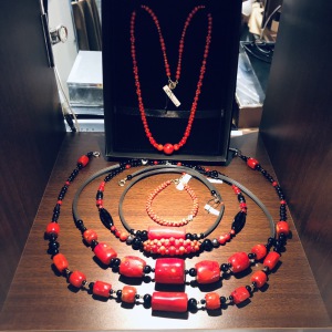 西亜細亜の手工芸品とパワーストーンアクセサリー・Surya