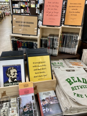 「BIBLIOPHILIC」フェアを開催中です！