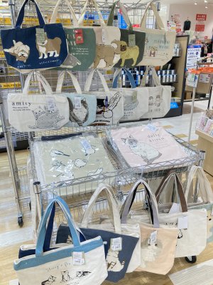 お出かけはトートバッグと共に