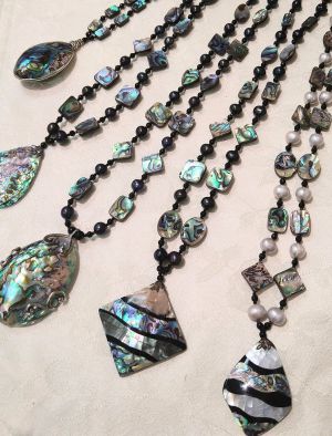 創作アクセサリー「陶蓮」実演販売