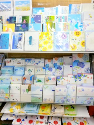 夏を楽しむステーショナリー展開中
