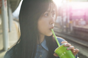宮城出身！乃木坂 46 久保史緒里１st 写真集 『 交差点 』発売記念　パネル展『懐かしい道』開催＆パネルプレゼントキャンペーン