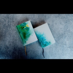 手製本のノートと紙こもの　すずめや