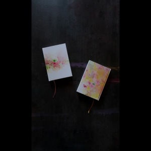 手製本のノートと紙こもの　すずめや