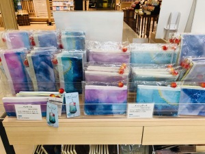 文豪クリームソーダ　グッズ販売中
