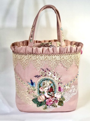 ビーズ刺繍とリボン刺繍の布小物【Annの針仕事】