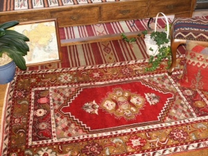 オールド・アンティーク　トルコ キリム・絨毯展