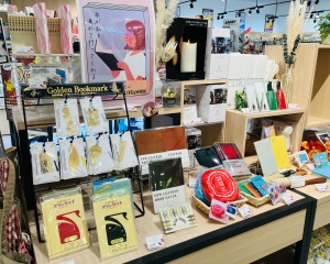 「本を持って旅に出よ」フェア開催中