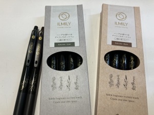 香りつきゲルインキボールペン「イルミリーハーブ」新入荷！