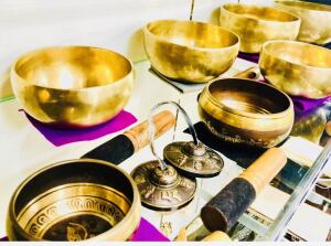 西亜細亜の手工芸品とシンギングボール・Surya