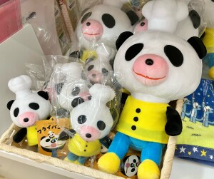 【定番商品のご紹介】『パンダのおさじとフライパンダ』ぬいぐるみ