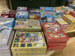 人気のキャラクターたちと楽しもう！カルタ・すごろくフェア