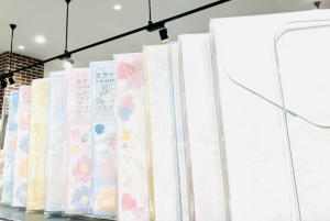 お世話になった方へ。卒業や送別に贈る「色紙」