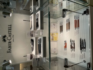世界最古の筆記具メーカー『ファーバーカステル』の九州初のコーナー展開