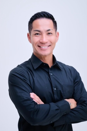 ボーダーインク刊『14年勤めた会社をやめて〝働く〟〝生きる〟を聞いてきた。』発売記念　 著者・内間健友さんトークイベント