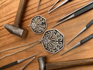 金属への手彫り彫刻　～富田彫刻所~　 Demonstration of hand engraving on metal ~TOMITA ENGRAVING SHOP~