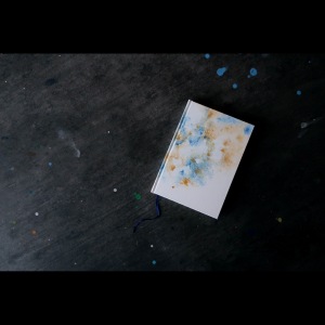 手製本のノートと紙こもの　すずめや　　Hand-bound notebooks and paper goods, Suzumeya