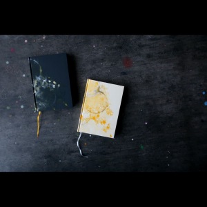 手製本のノートと紙こもの　すずめや　　Hand-bound notebooks and paper goods, Suzumeya