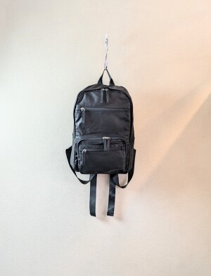 丸善初出店！「エレガントな素材をカジュアル」にハンサム＆キュート 2つの顔をもったRiikomode　　Riikomode: handsome and cute with “elegant materials in a casual way”.