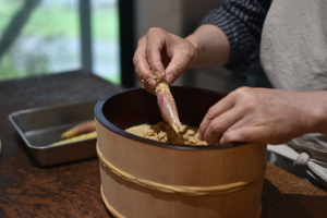 秋田杉桶樽　樽冨かまた　Tarutomi kamata