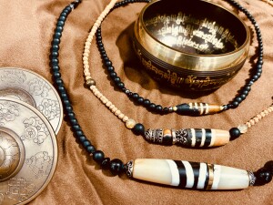 西亜細亜の手工芸品とシンギングボール・Surya