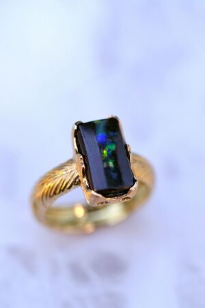 ジュエリーデザイナーユニット ”alluring bijou” 　4 jewelry designers unit 【alluring bijou】